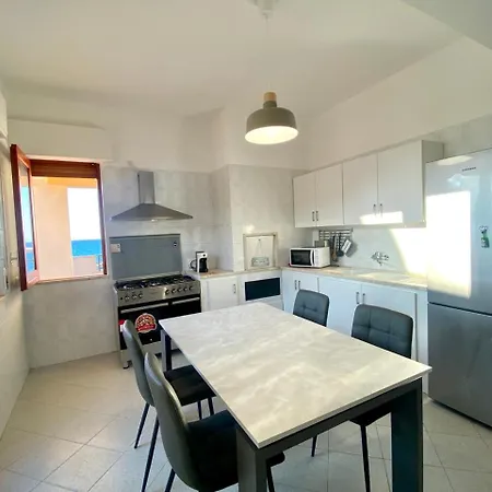 Brezza Marina Apartment, 50 Mt Dalla Alcamo