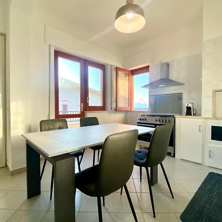 Brezza Marina Apartment, 50 Mt Dalla *