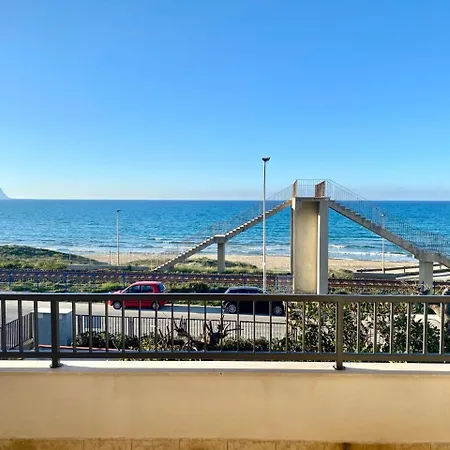 Brezza Marina Apartment, 50 Mt Dalla アパート *