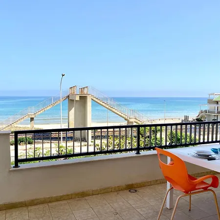 アパート Brezza Marina Apartment, 50 Mt Dalla *