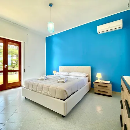 アパート Brezza Marina Apartment, 50 Mt Dalla *