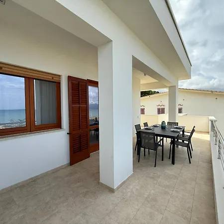 Brezza Marina Apartment, 50 Mt Dalla Apartment Alcamo
